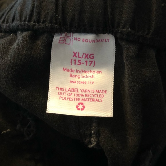 Black denim shorts - Picture 4 of 4